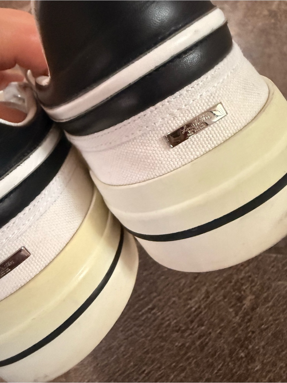 Men’s White Louis Vuitton Sneakers 9.5 - Picture 6 of 11